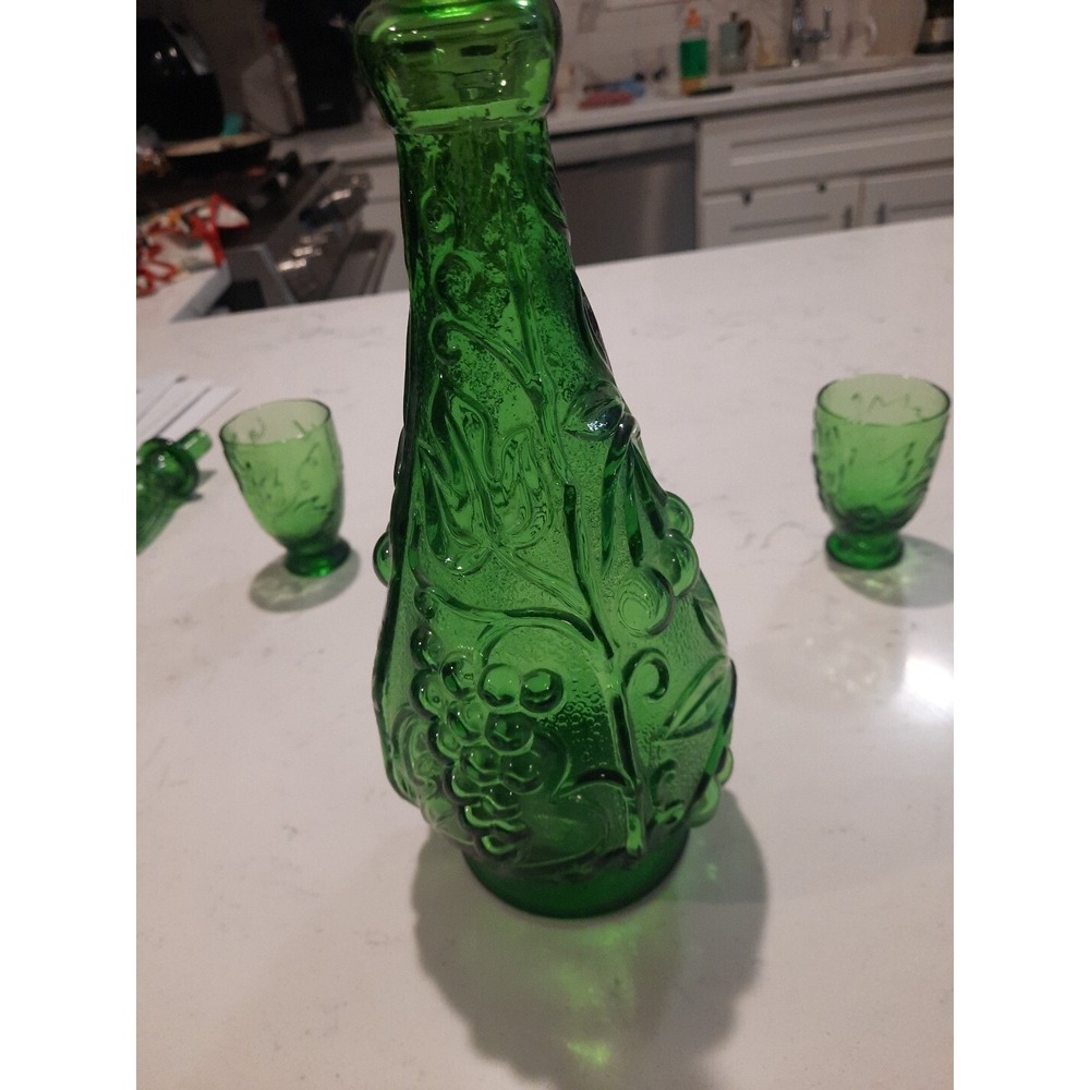 Vintage Empoli Green  Fruits Bottle  Glass‎ Decanter With 2 Shot Glasses - Picture 3 of 5